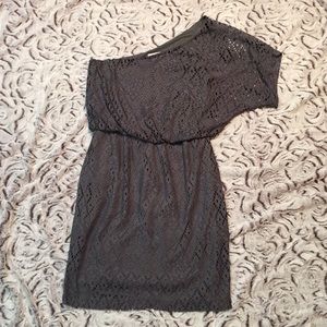 ONE SHOULDER LACE DRESS